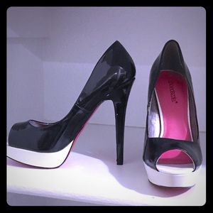 ShoeDazzle 4” heels (1” platform)